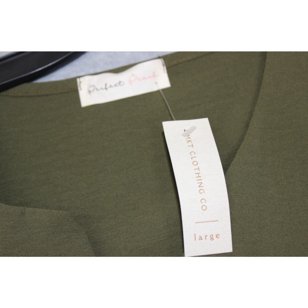 Perfect Peach Notch Neck Sleeveless Woven Top Army Green NWT Womens Size Large - Picture 6 of 6